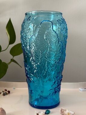 Vintage Indiana Glass Tiara Exclusives Parrot and Floral Vase Auqua Blue